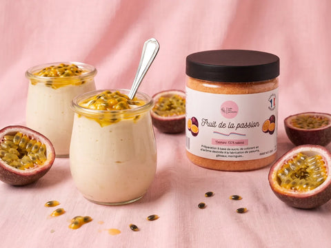 Yaourts grecs maison au fruit de la passion : la douceur exotique en pot