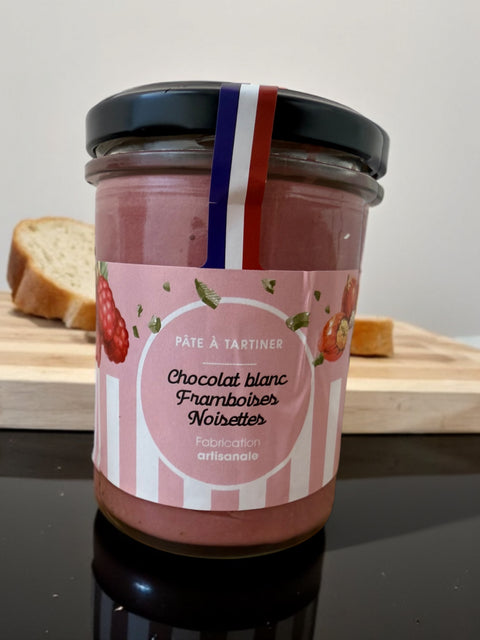 Pâte à tartiner chocolat blanc framboises noisette